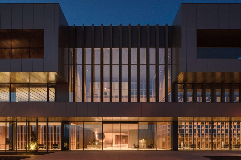 Power Electronics presenta la central eléctrica más completa del mercado en el mayor evento de movilidad