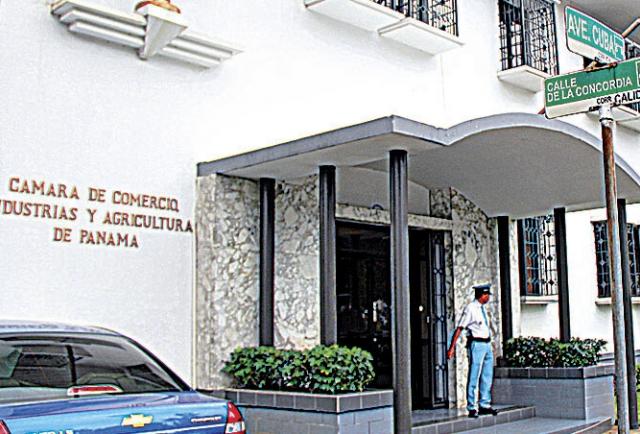 el despilfarro y el endeudamiento son insostenibles