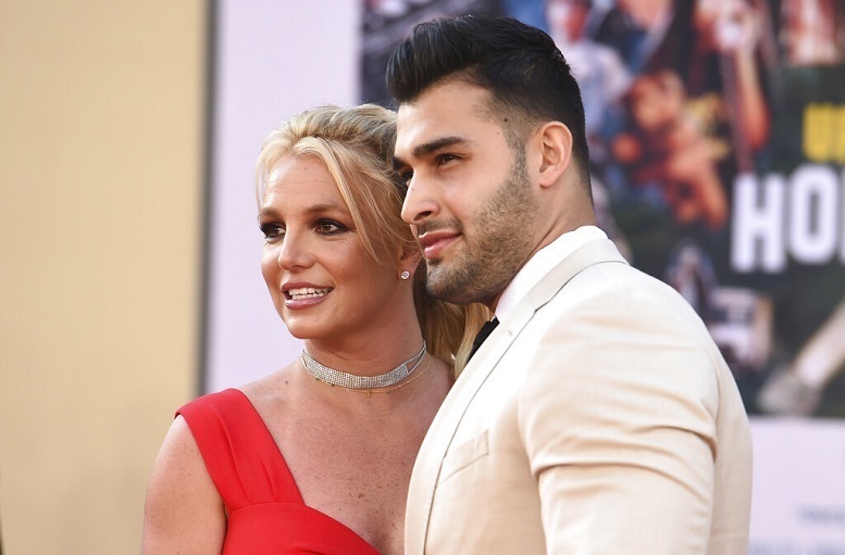 Britney Spears anuncia compromiso con Sam Asghari