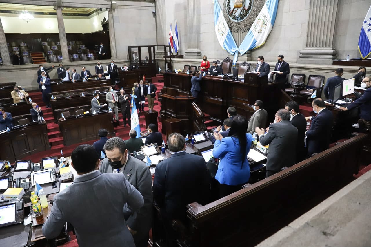 COVID-19: el Congreso aprueba una ley de emergencia que se espera que acelere la crisis