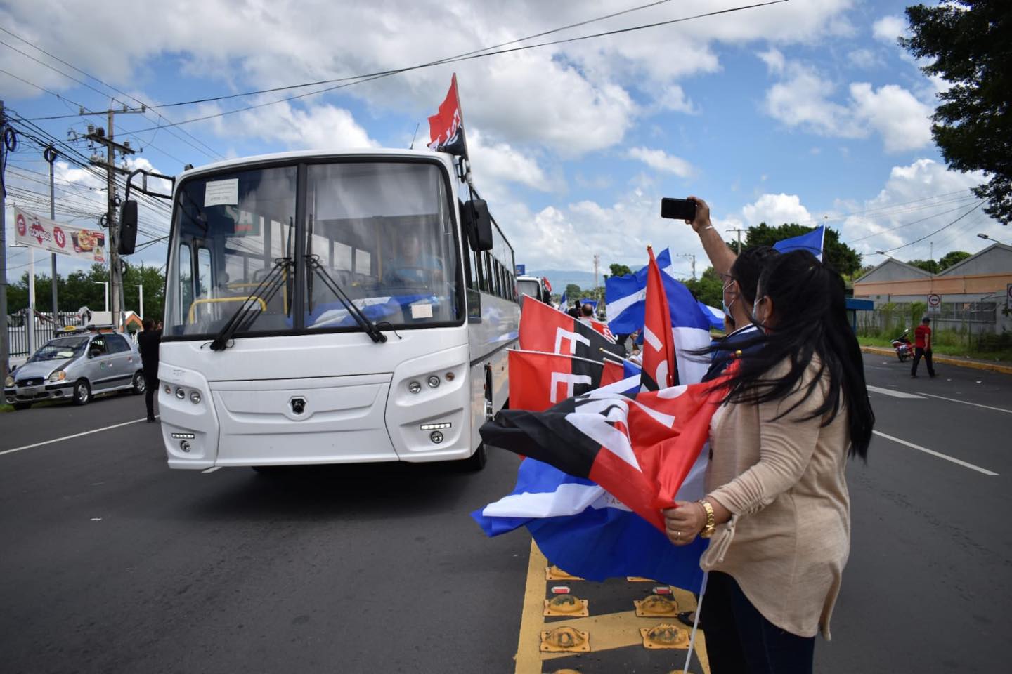FSLN hace proselitismo político con buses rusos pagados por nicaragüenses