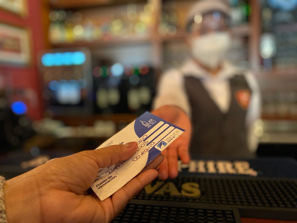 GT griego: el 100% de los empleados de restaurantes sindicalizados fueron vacunados