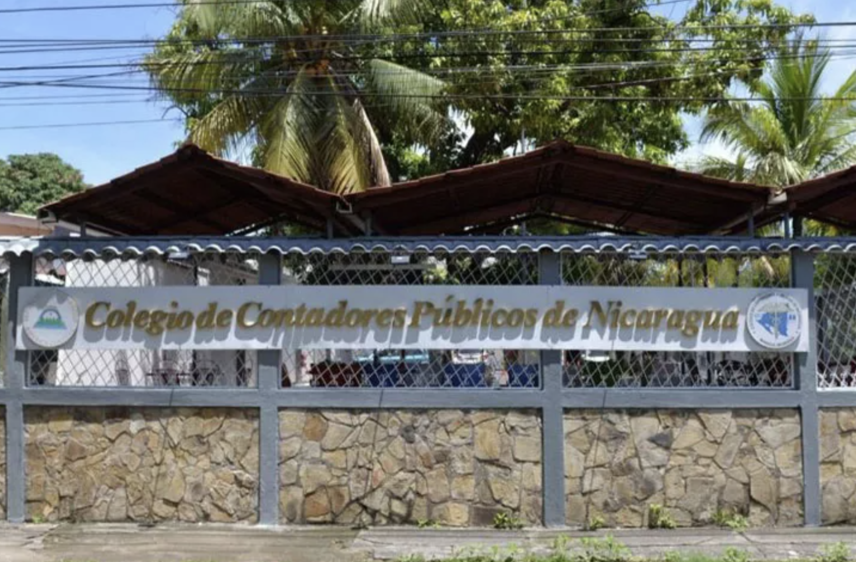 Ortega saca una propiedad del Colegio de Contadores