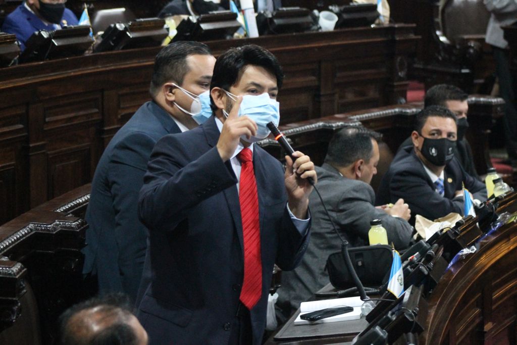Rivera a Giammattei: usted es responsable porque desaparecieron Q615 millones
