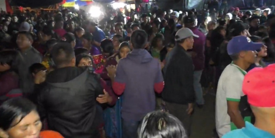 Sin cumplir con el toque de queda y las medidas, tienen nueva fiesta en Sacapulas Sin cumplir con el toque de queda y las medidas, tienen nueva fiesta en Sacapulas